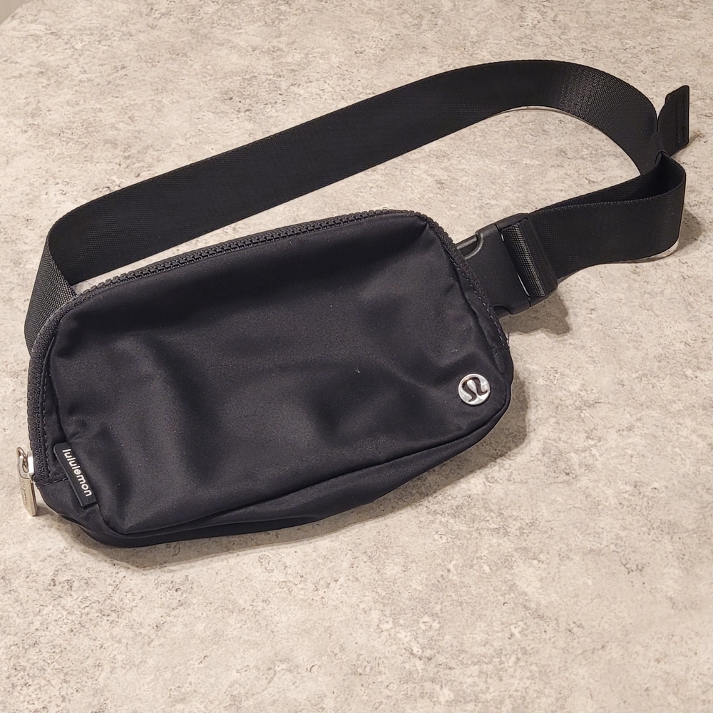 lululemon athletica Black Belt Bag
